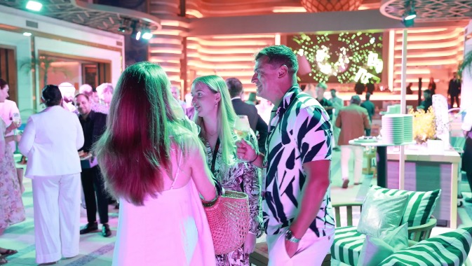 Urgent-delivery-Photographers